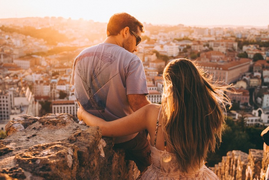 Turističke agencije počele da iznajmljuju 'instagram muževe'