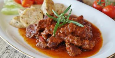 GastroBedeker Alana Menige: HOW TO MAKE PERFECT GULYAS, GOULASH, GULAŠ...