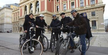 Bečki filharmoničari biciklom na probu - © PID / Erwin Wimmer