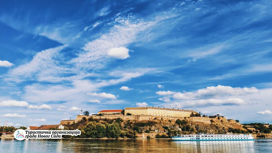 Petrovaradinska tvrđava uz Joko Ono postaje 'Tvrđava mira'